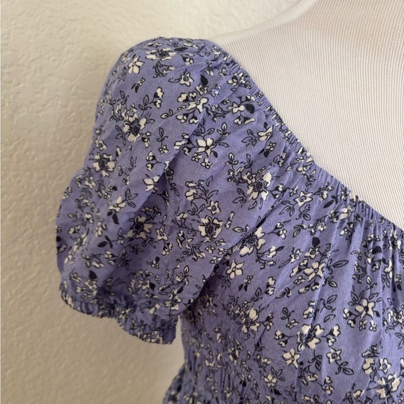 Arizona Jean Company Purple Flutter Sleeve Crop Top - Picture 2 of 9